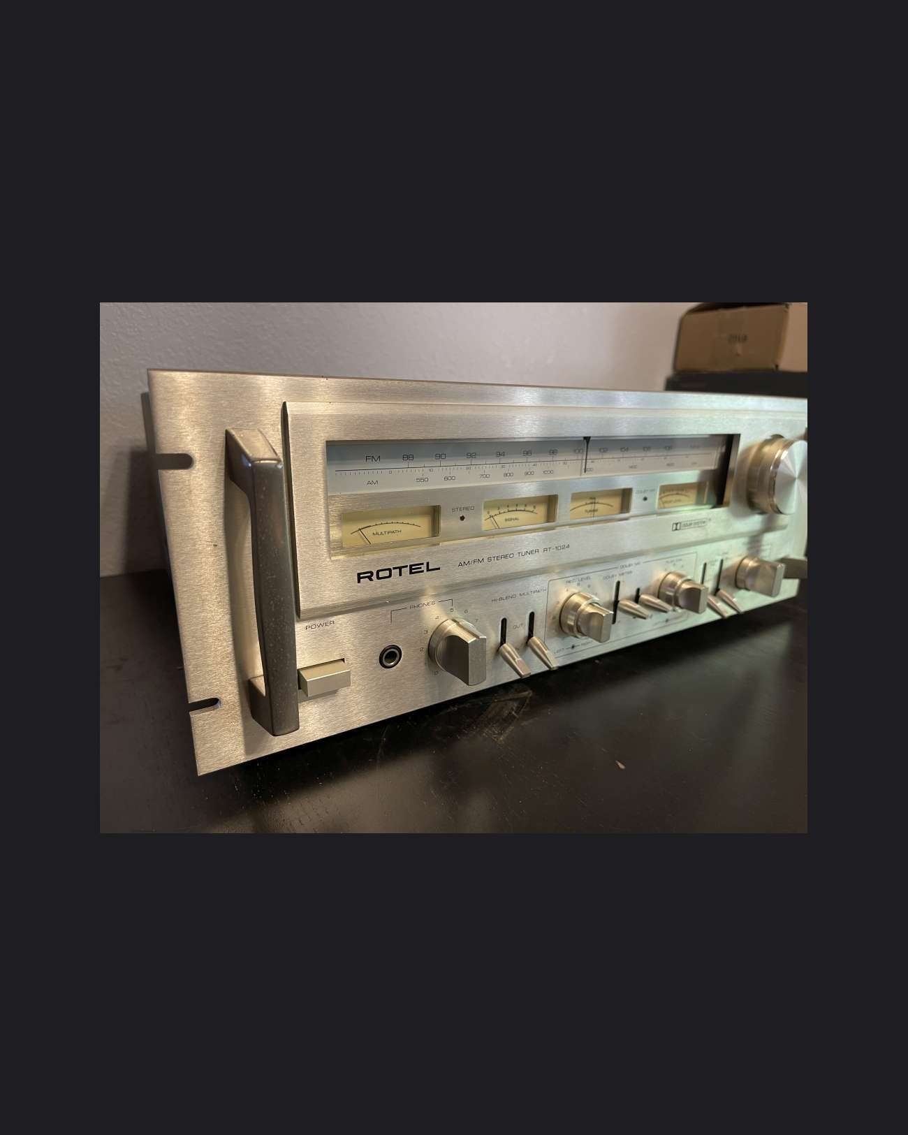 Rotel RT-1024 Flagship Tuner in Excellent Condition