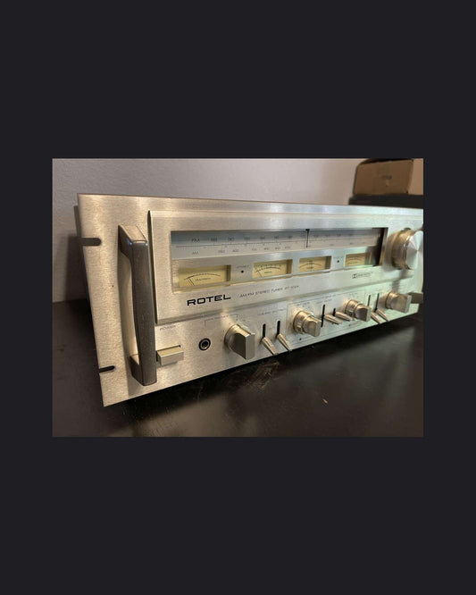 Rotel RT-1024 Flagship Tuner in Excellent Condition